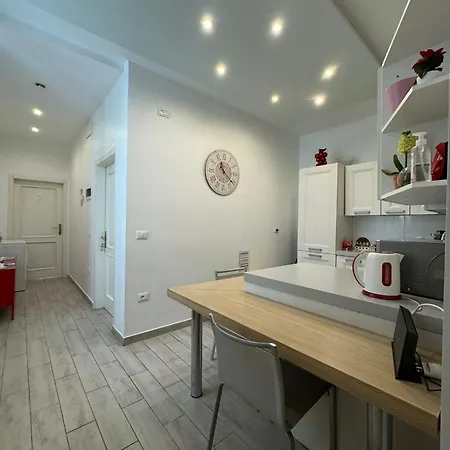 Modern With Private Bathroom בית הארחה 3*
