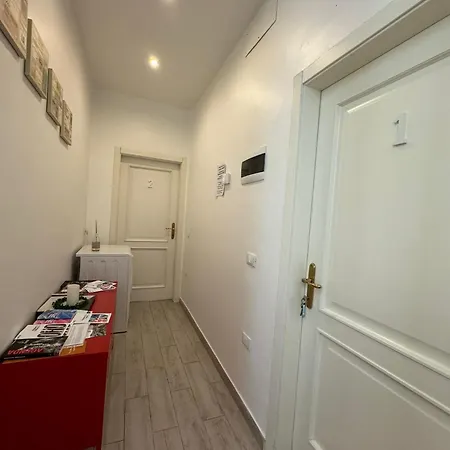 Modern With Private Bathroom טרנטו