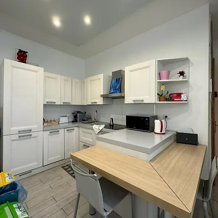 Modern With Private Bathroom 3* טרנטו