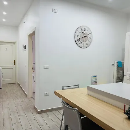 Modern With Private Bathroom 3* トレント