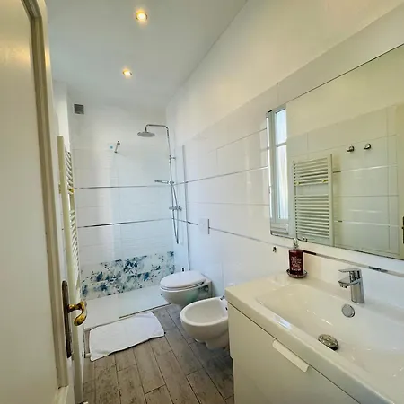 בית הארחה Modern With Private Bathroom 3*