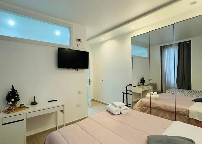 בית הארחה Modern With Private Bathroom טרנטו